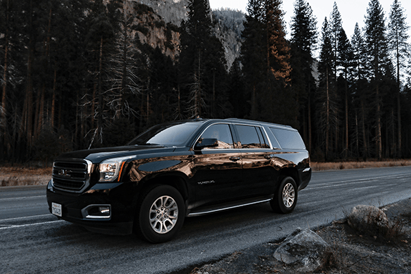 A car driving through the mountains